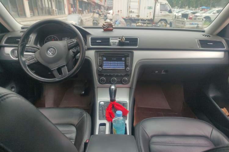 Used Volkswagen Passat 2013 1.8TSI DSG Prestige Edition Center Console