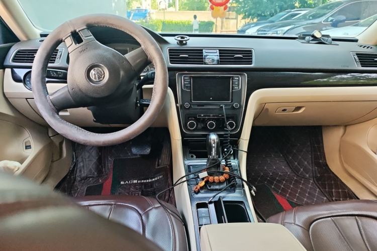 Used Volkswagen Passat 2013 1.8TSI DSG Government Procurement Edition Center Console