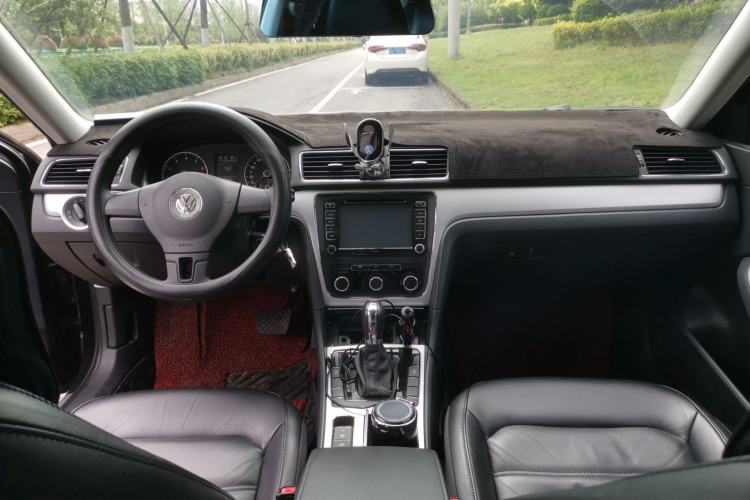Used Volkswagen Passat 2013 1.8TSI DSG Government Procurement Edition Center Console