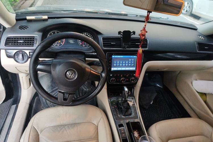 Used Volkswagen Passat 2013 1.8TSI DSG Prestige Edition Center Console