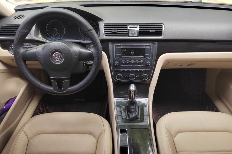Used Volkswagen Passat 2013 1.8TSI DSG Government Procurement Edition Center Console