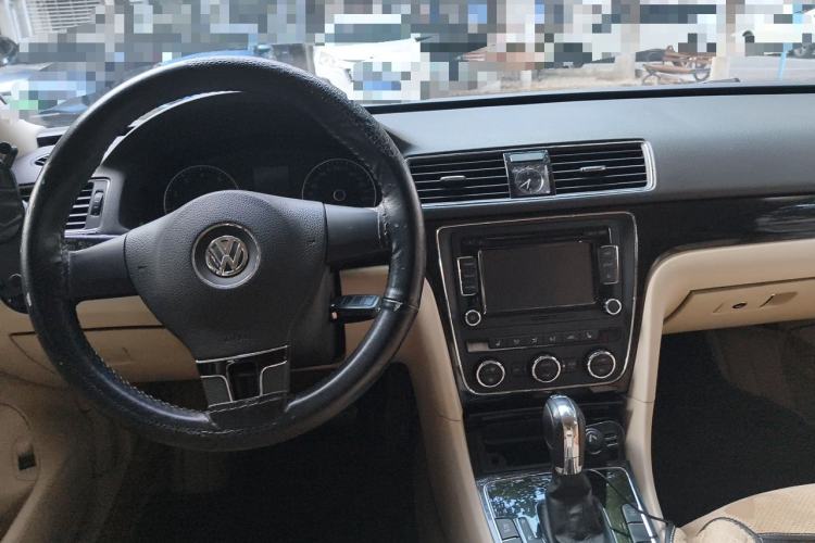 Used Volkswagen Passat 2013 1.8TSI DSG Government Procurement Edition Center Console