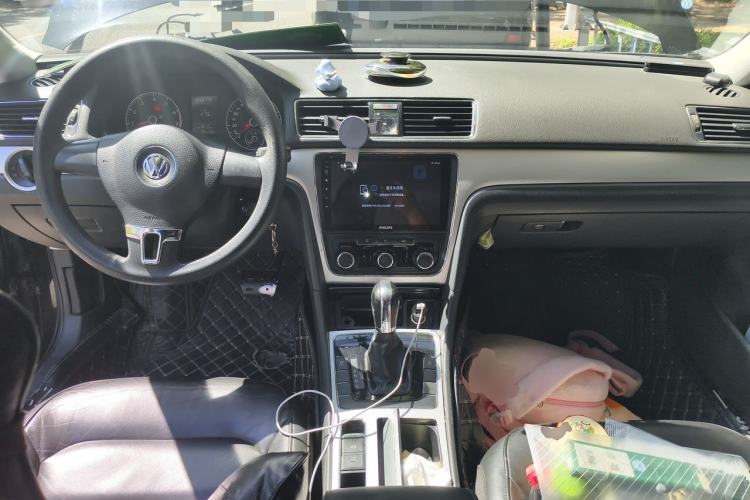 Used Volkswagen Passat 2013 1.8TSI DSG Government Procurement Edition Center Console