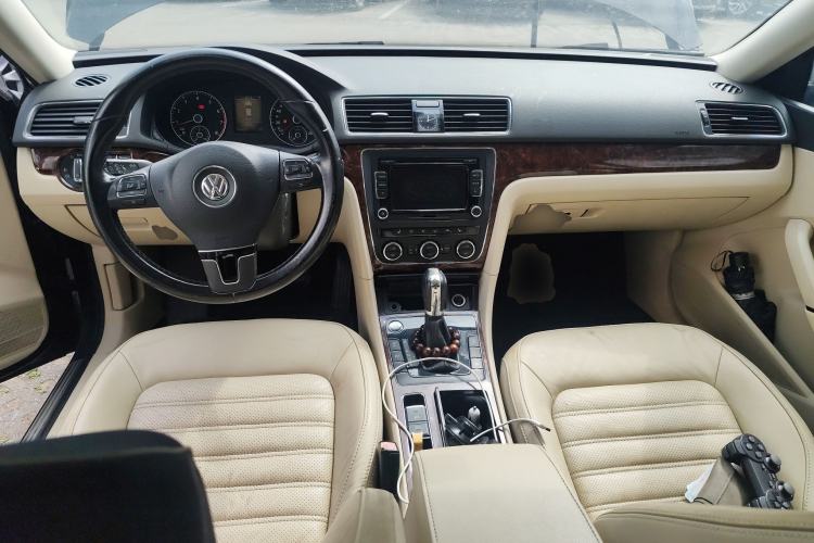 Used Volkswagen Passat 2013 2.0 TSI DSG Prestige Edition Center Console