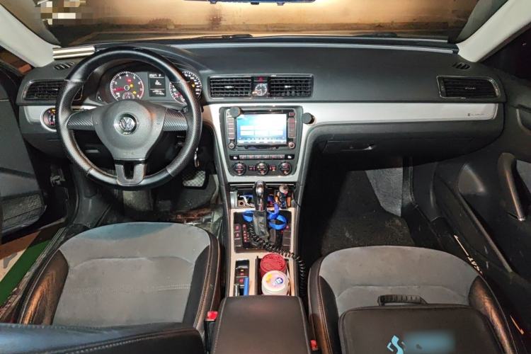 Used Volkswagen Passat 2013 1.4 TSI DSG BlueMotion Edition Center Console