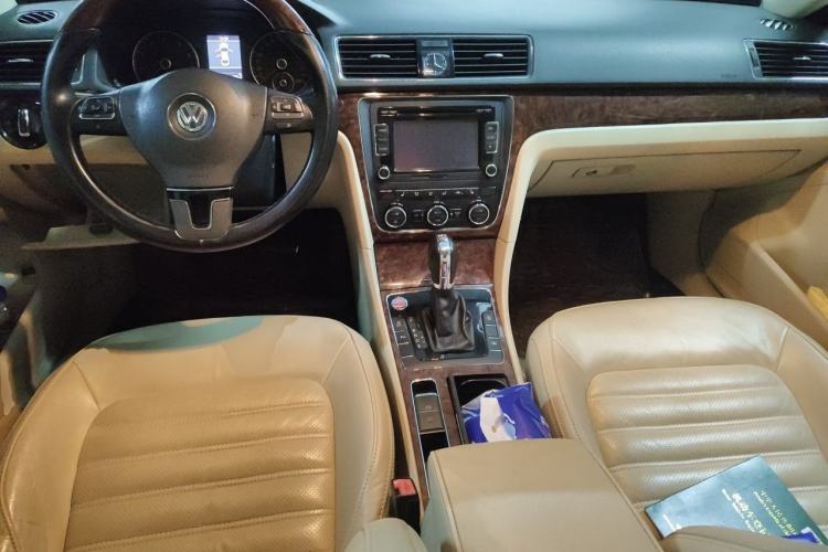Used Volkswagen Passat 2013 1.8TSI DSG Prestige Edition Center Console