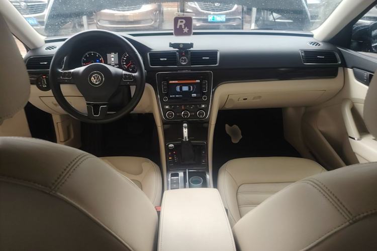Used Volkswagen Passat 2013 1.8TSI DSG Prestige Edition Center Console