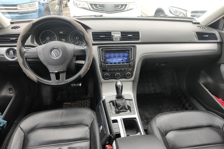 Used Volkswagen Passat 2013 1.8TSI DSG Prestige Edition Center Console