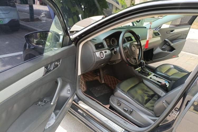 Used Volkswagen Passat 2013 1.8TSI DSG Prestige Edition Driver Seat