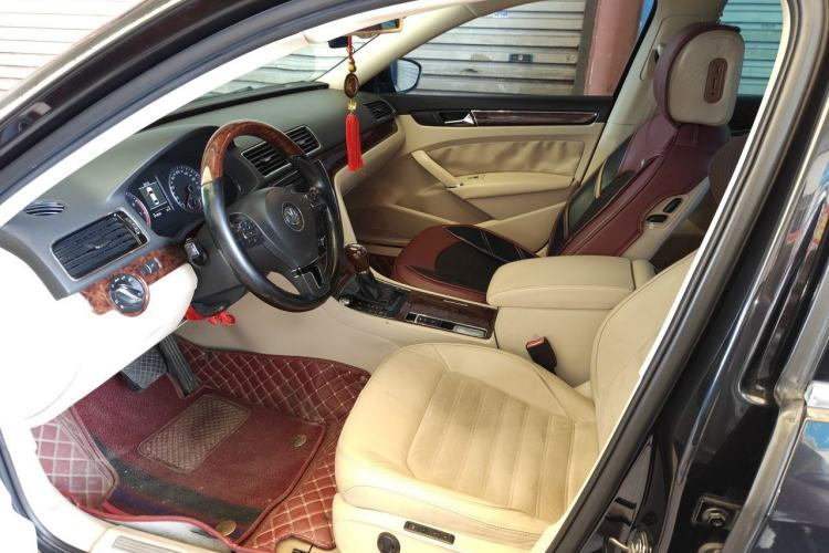 Used Volkswagen Passat 2013 2.0 TSI DSG Ultimate Edition Driver Seat