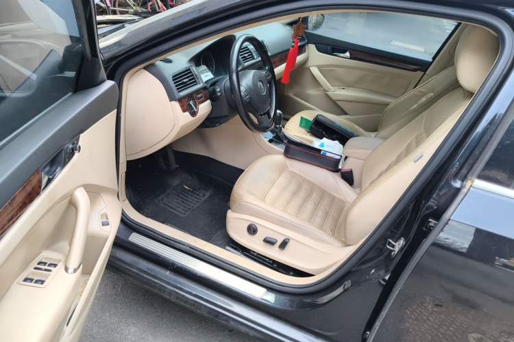 Used Volkswagen Passat 2013 1.8TSI DSG Prestige Edition Driver Seat