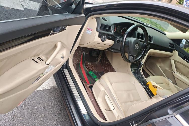 Used Volkswagen Passat 2013 1.8TSI DSG Prestige Edition Driver Seat