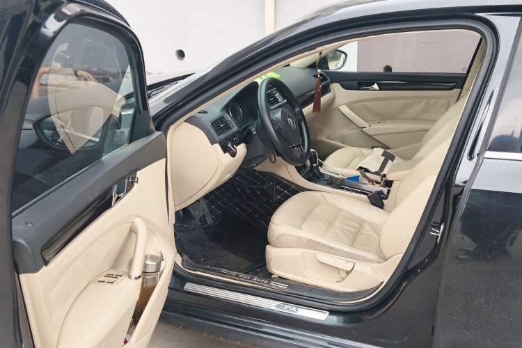 Used Volkswagen Passat 2013 1.8TSI DSG Prestige Edition Driver Seat
