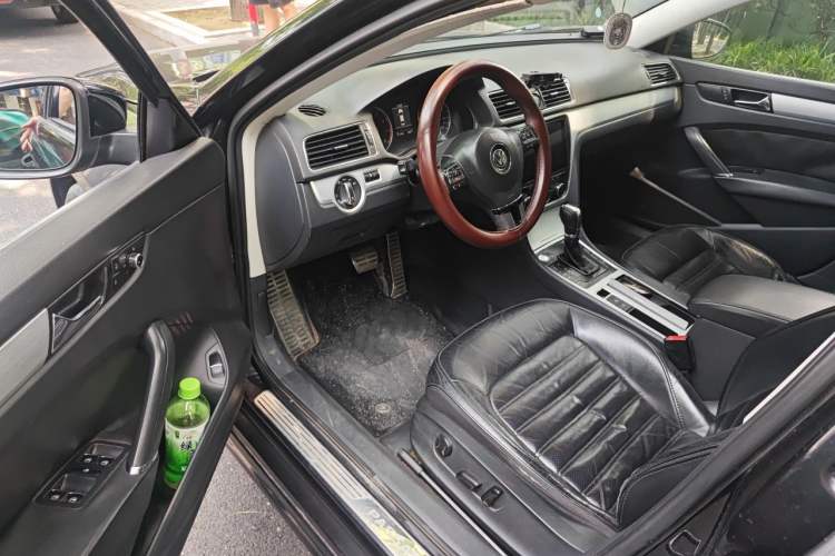 Used Volkswagen Passat 2013 1.8TSI DSG Prestige Edition Driver Seat
