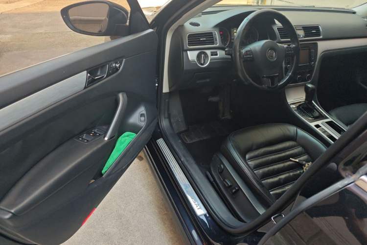 Used Volkswagen Passat 2013 1.8TSI DSG Prestige Edition Driver Seat
