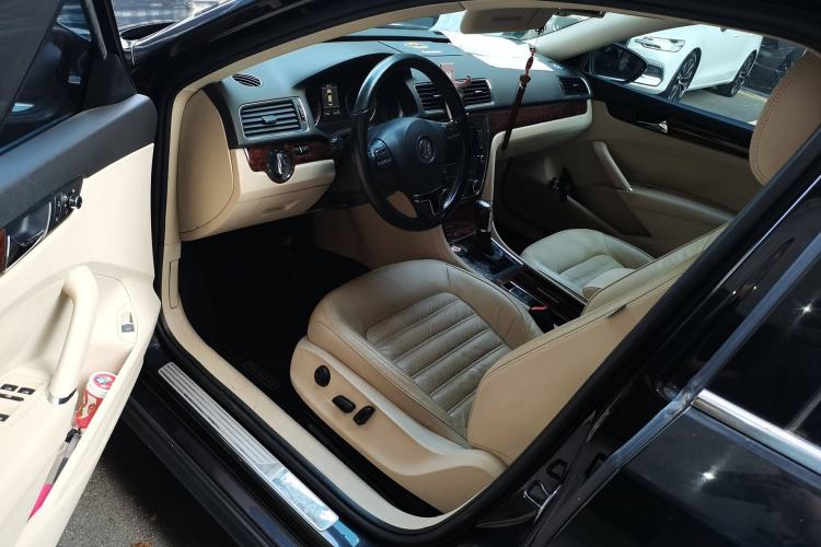Used Volkswagen Passat 2013 1.8TSI DSG Prestige Edition Driver Seat
