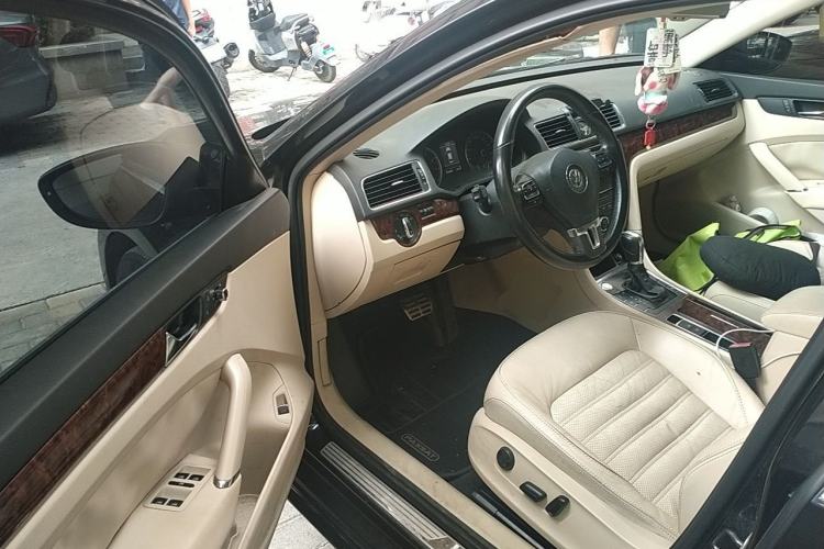Used Volkswagen Passat 2013 1.8TSI DSG Prestige Edition Driver Seat
