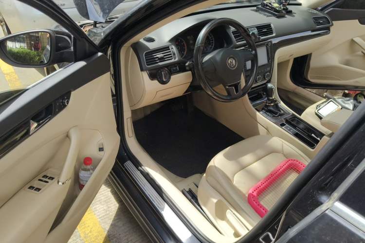 Used Volkswagen Passat 2013 1.8TSI DSG Prestige Edition Driver Seat