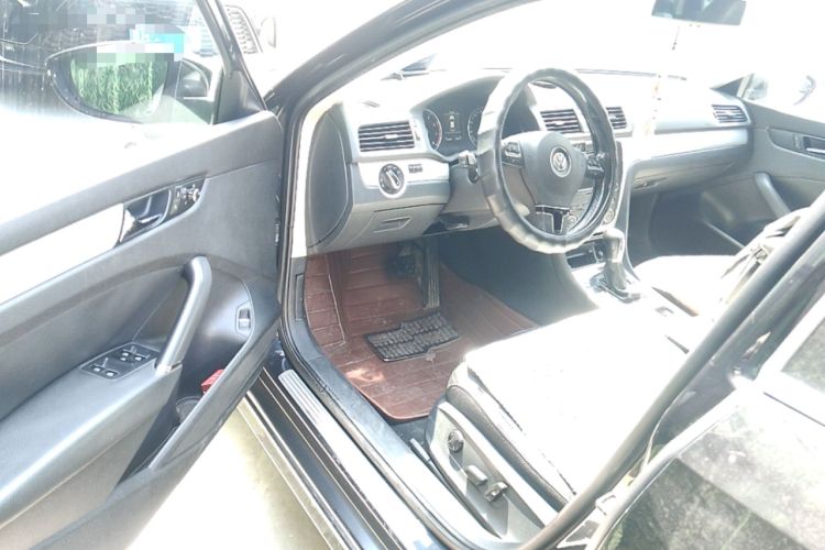 Used Volkswagen Passat 2013 1.8TSI DSG Prestige Edition Driver Seat
