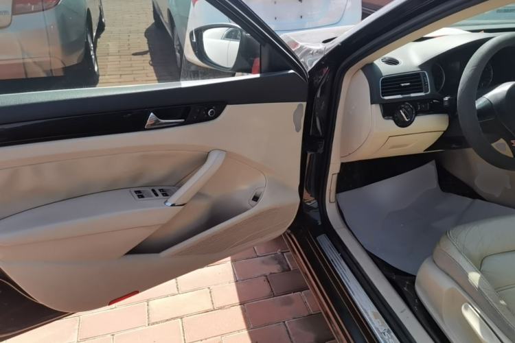 Used Volkswagen Passat 2013 1.8TSI DSG Prestige Edition Driver Seat