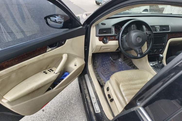 Used Volkswagen Passat 2013 1.8TSI DSG Prestige Edition Driver Seat