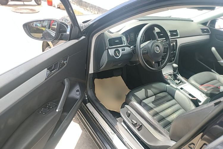 Used Volkswagen Passat 2013 1.8TSI DSG Prestige Edition Driver Seat