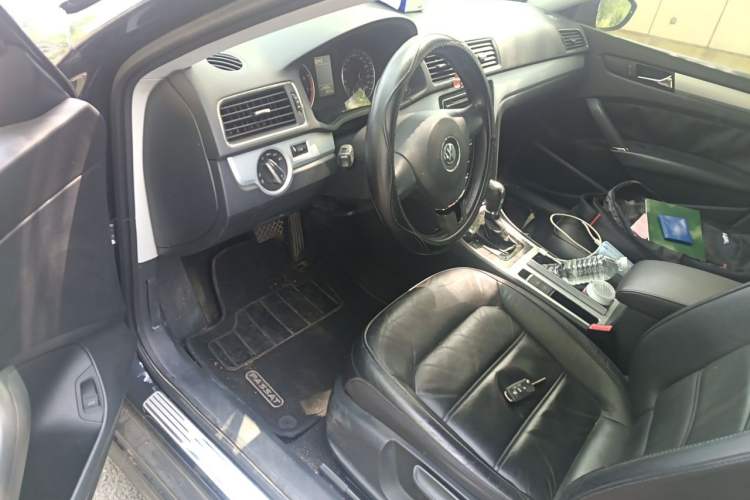 Used Volkswagen Passat 2013 1.8TSI DSG Prestige Edition Driver Seat