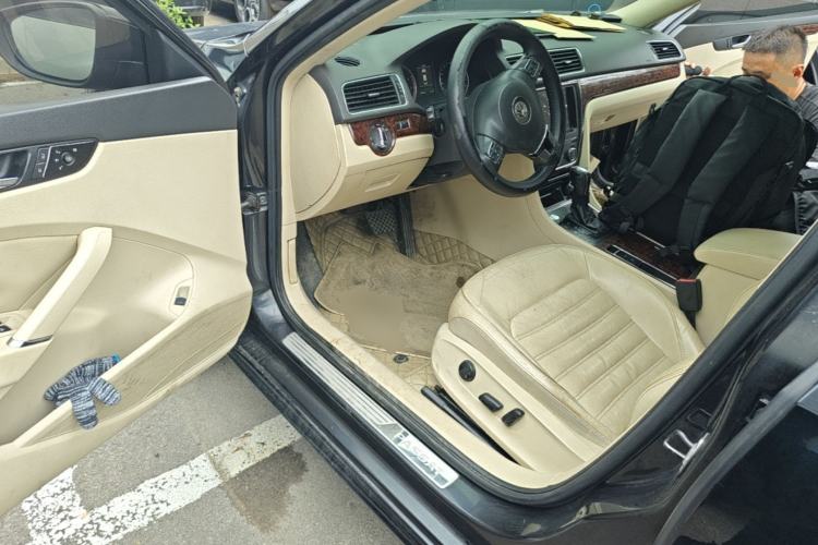 Used Volkswagen Passat 2013 1.8TSI DSG Prestige Edition Driver Seat
