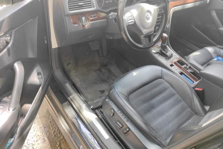Used Volkswagen Passat 2013 2.0 TSI DSG Ultimate Edition Driver Seat