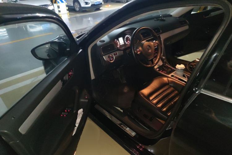 Used Volkswagen Passat 2013 1.8TSI DSG Prestige Edition Driver Seat