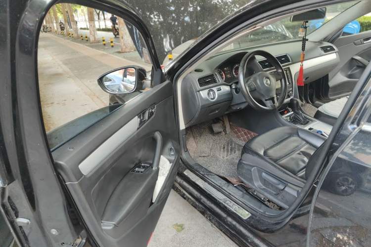 Used Volkswagen Passat 2013 1.8TSI DSG Prestige Edition Driver Seat