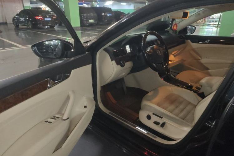 Used Volkswagen Passat 2013 1.8TSI DSG Ultimate Edition Driver Seat
