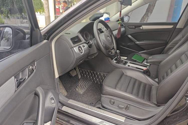 Used Volkswagen Passat 2013 2.0 TSI DSG Prestige Edition Driver Seat