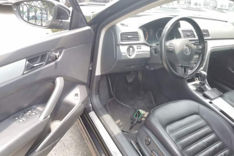 Used Volkswagen Passat 2013 1.8TSI DSG Prestige Edition Driver Seat