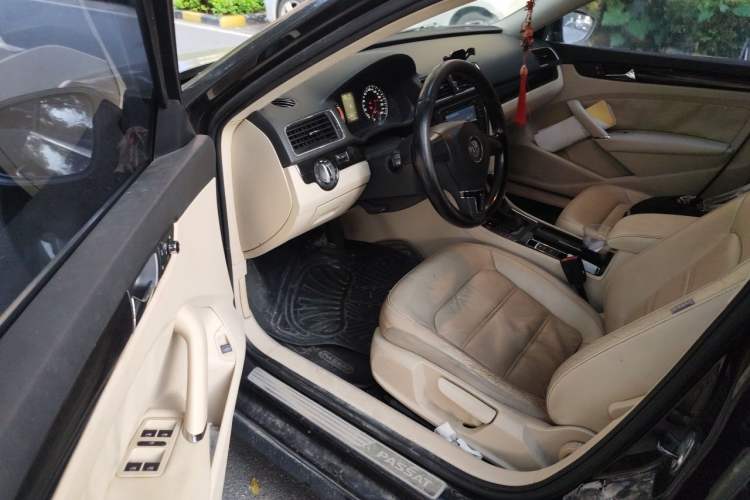 Used Volkswagen Passat 2013 1.8TSI DSG Prestige Edition Driver Seat