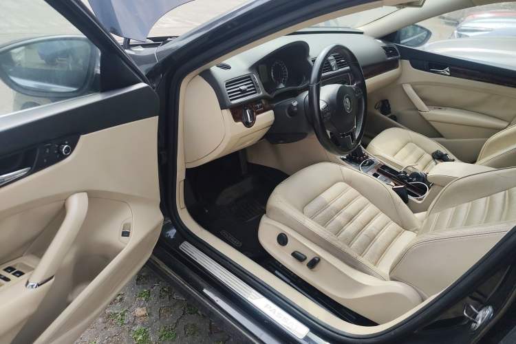 Used Volkswagen Passat 2013 2.0 TSI DSG Prestige Edition Driver Seat