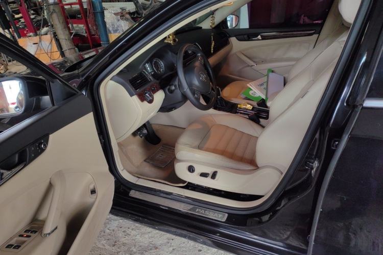 Used Volkswagen Passat 2013 1.8TSI DSG Prestige Edition Driver Seat