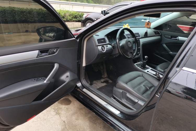 Used Volkswagen Passat 2013 1.4TSI Manual Prestige Edition Driver Seat