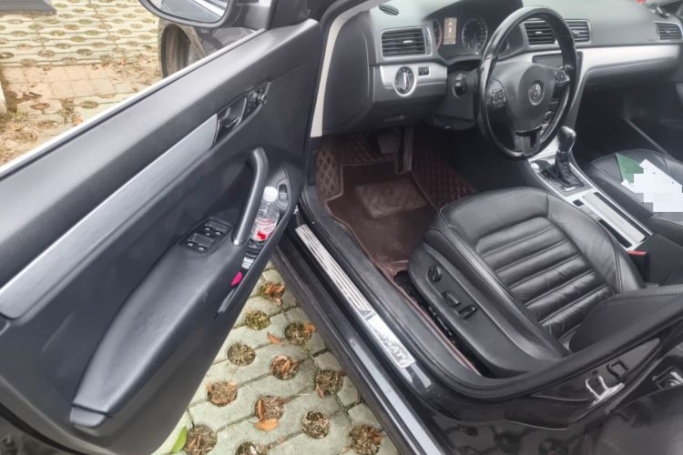 Used Volkswagen Passat 2013 1.8TSI DSG Ultimate Edition Driver Seat