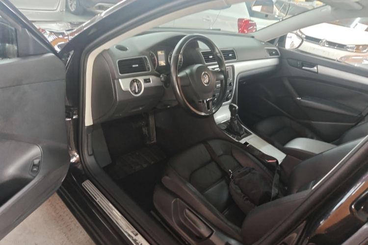 Used Volkswagen Passat 2013 1.8TSI DSG Prestige Edition Driver Seat