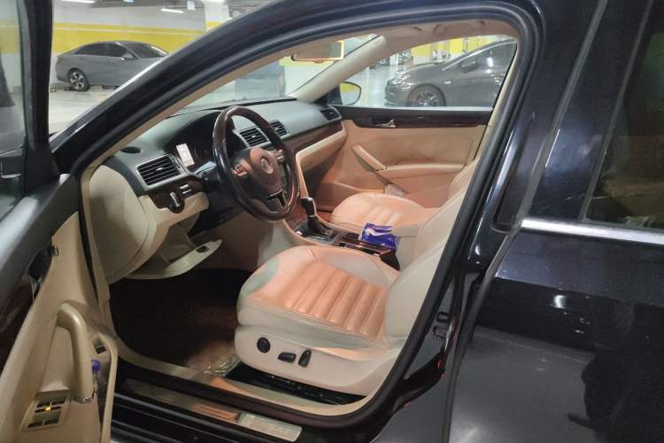 Used Volkswagen Passat 2013 1.8TSI DSG Prestige Edition Driver Seat