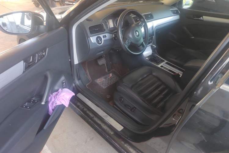 Used Volkswagen Passat 2013 1.8TSI DSG Prestige Edition Driver Seat