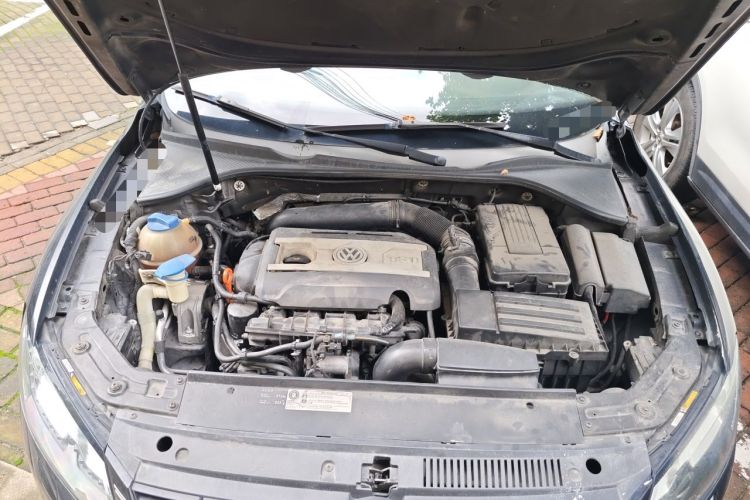 Used Volkswagen Passat 2013 1.8TSI DSG Prestige Edition Engine Bay