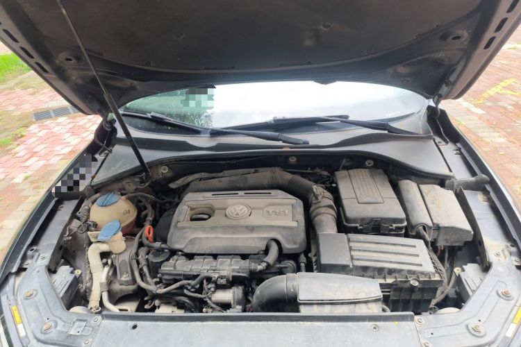 Used Volkswagen Passat 2013 1.8TSI DSG Ultimate Edition Engine Bay