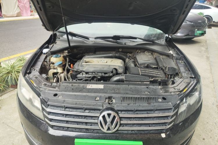 Used Volkswagen Passat 2013 1.8TSI DSG Prestige Edition Engine Bay