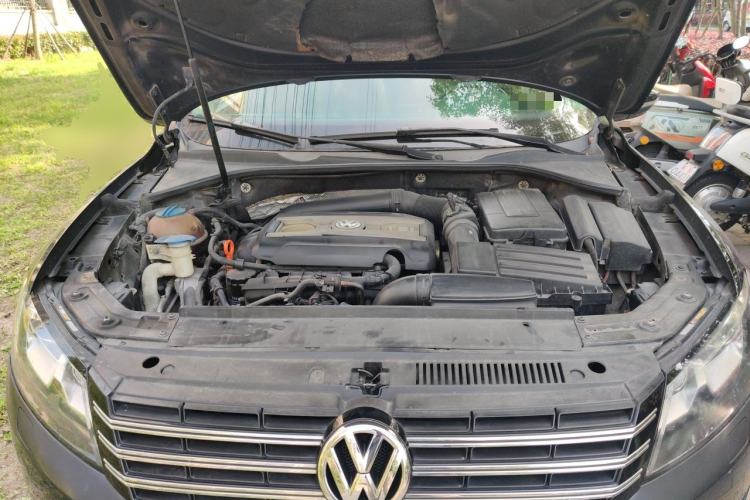 Used Volkswagen Passat 2013 1.8TSI DSG Prestige Edition Engine Bay