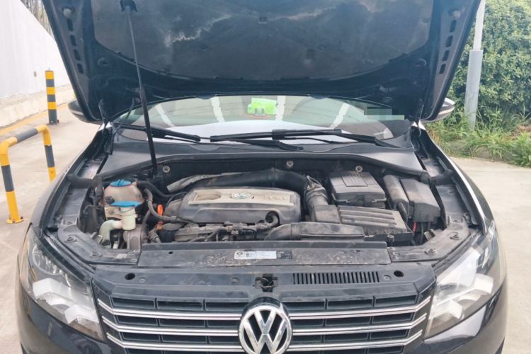 Used Volkswagen Passat 2013 1.8TSI DSG Prestige Edition Engine Bay