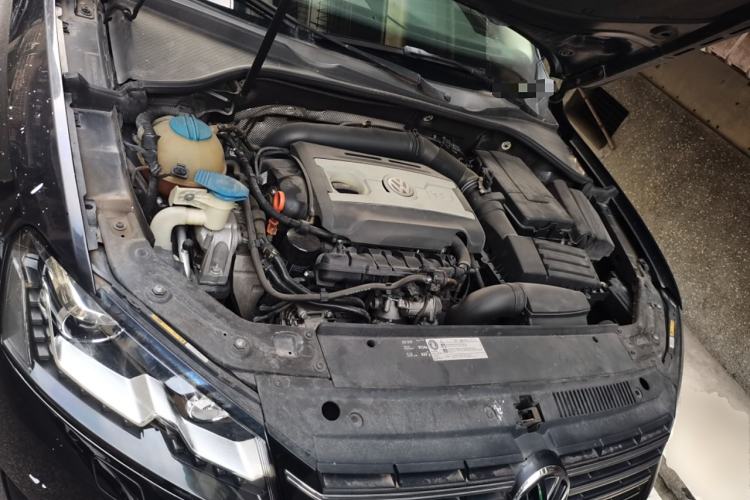 Used Volkswagen Passat 2013 1.8TSI DSG Prestige Edition Engine Bay