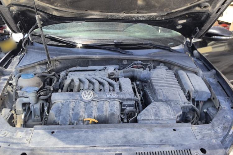 Used Volkswagen Passat 2013 3.0L V6 DSG Flagship Edition Engine Bay