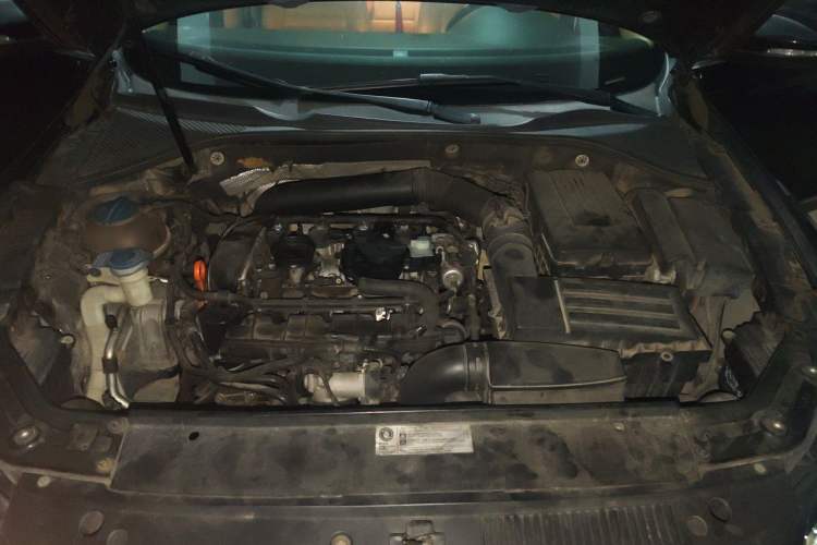 Used Volkswagen Passat 2013 1.8TSI DSG Prestige Edition Engine Bay